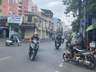 CHO THUÊ MẶT TIỀN Kinh doanh P. LINH CHIỂU - DT 5x30, Đường số 5 - giá thuê 20tr/tháng 2