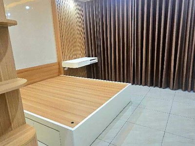 Bán nhà lạc trung 5 tầng thang máy long lanh ô tô tránh kinh doanh hai bà trưng 2