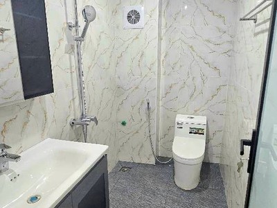 Bán nhà lạc trung 5 tầng thang máy long lanh ô tô tránh kinh doanh hai bà trưng 4