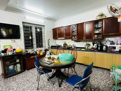 Nhà 3 tầng sân vườn rộng rãi, trung tâm Kiến An, vài bước ra đường Trần Thành Ngọ 6