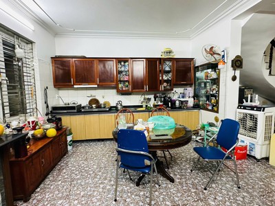 Nhà 3 tầng sân vườn rộng rãi, trung tâm Kiến An, vài bước ra đường Trần Thành Ngọ 9