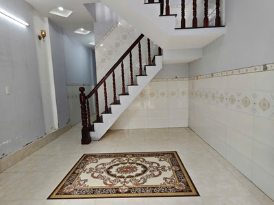 132. nhà 5,5 triệu 3 phòng ngủ gần cầu bà bộ 1