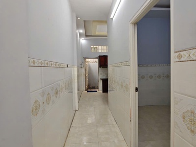 132. nhà 5,5 triệu 3 phòng ngủ gần cầu bà bộ 3