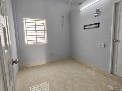 132. nhà 5,5 triệu 3 phòng ngủ gần cầu bà bộ 2