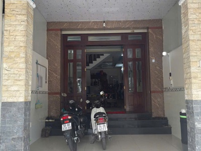 Cho thuê nhà mặt phố 3