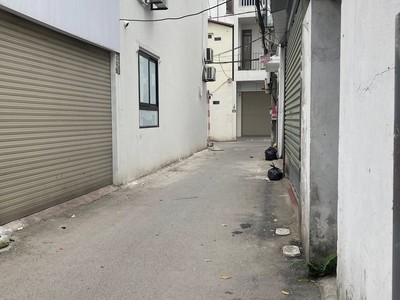 Hiếm   ngọc thuỵ trong đê chỉ 4 tỷ 1 nhà ra oto 1