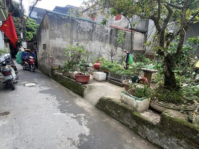 Hiếm   ngọc thuỵ trong đê chỉ 4 tỷ 1 nhà ra oto 0