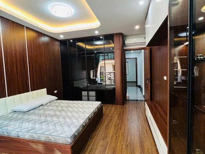 Phân lô bộ công an đầm hồng   ô tô tránh   thang máy   view hồ 2