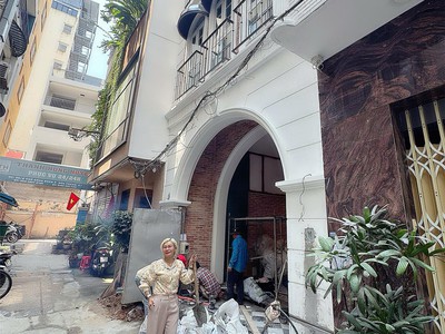 Xe hơi ngủ trong nhà - chủ nhiệt bán nhà 4 tầng ngay chợ bên thành - đường thủ khoa huân, quận 1 0