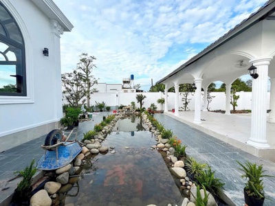 Villa sân vườn mái nhật   985m    full nội thất   chỉ 8 tỷ sát vách hóc môn 4