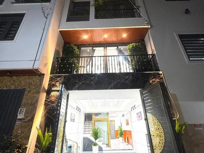  nhà mới tinh 5 tầng vào ở ngay    ô tô ngủ trong nhà  - gần cv pm quang trung - giáp gò vấp - 0