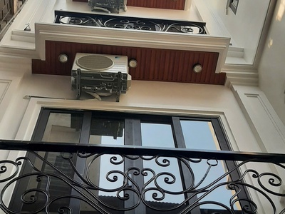 Bán nhà phân lô phố pháo đài láng kinh doanh sầm uất 2