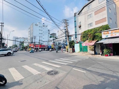 Bán nhà mặt tiền nguyễn xí - gần đinh bộ linh, 400m là vincom, 6,3x48m, 3 tầng , 49,9 tỷ. 0