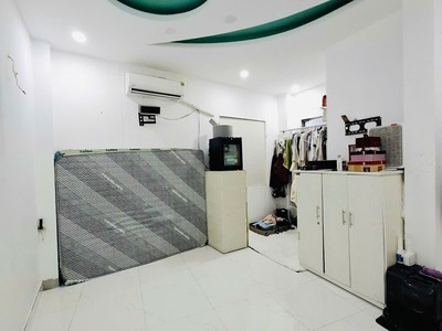 Quận 10 - cmt8 - hẻm trước nhà 3m - 28m- 2pn - nhỉnh 3 tỷ 1