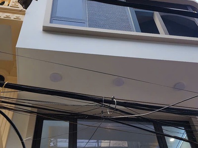 Bán tòa nhà xây mới một nhà ra phố nguyễn trãi 1