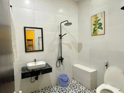 Chính chủ cho thuê nhà nguyên căn đẹp, mới, full nội thất, thoáng mát đường bắc đẩu, đn 4