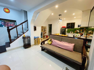 Phố Hàng Chuối Mặt Tiền 10M 3 Tầng 18 Tỷ Cách phố 5M Ngõ rộng Thoáng 3