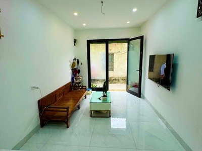 2.35 tỷ bán nhà tân khai 3 tầng long lanh hoàng mai 3