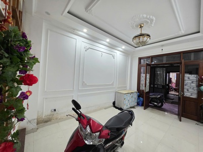 Bán nhà Trung tâm Cầu Giấy 45m 5 tầng gần phố giá nhỉnh 13 tỷ 1