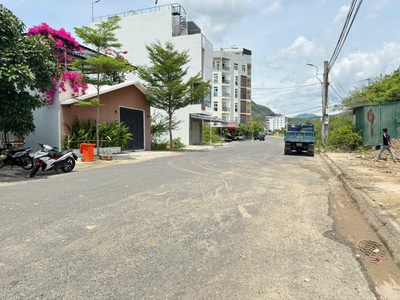 Bán đất 2 mặt tiền Triệu Quang Phục, Vĩnh Hoà, Bắc Nha Trang, GIÁ 15,5 TỶ 0