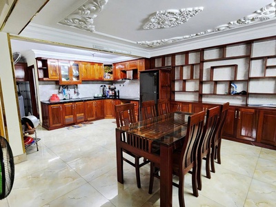 Cho thuê nhà 3 tầng Đỗ Bá, 5PN, Full nội thất giá chỉ 30tr/tháng,có sân để ô tô. 5