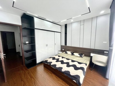 Bán nhà định công dt 55m2 x 5 tầng, giá 8.2 tỷ, ngõ to, gần phố, sđcc 4