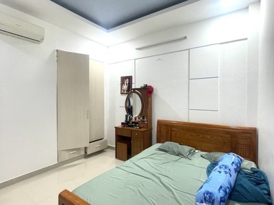 Bán nhà lô góc 3 tầng 4pn hiệp bình phước 75m2 sát ql13 ô tô tới cửa 1