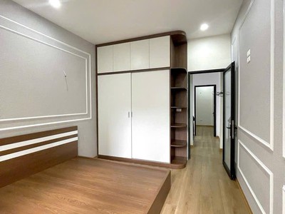 Bán nhà chiến thắng, dt38m2 4t, phân lô vỉa hè oto tránh, kinh doanh đa dạng, 13.x tỷ 4