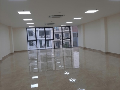 Bán tòa nhà văn phòng khu đấu giá 3ha phố đức diễn cách hồ 50m 0