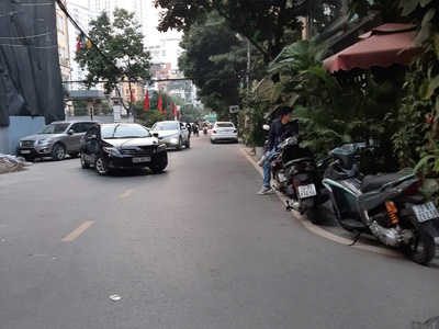 Cho thuê nhà mặt phố xuân quỳnh, vũ phạm hàm 0