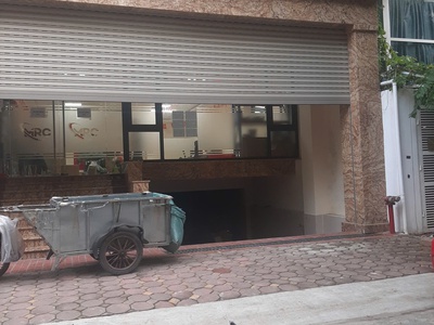 Bán tòa nhà văn phòng phố xuân la cách hồ tây 300m 1