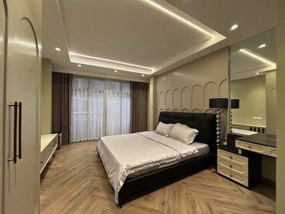 Bán nhà hồng tiến dân xây- gara- thang máy -full nt 35m 7 tầng nhỉnh 11tyr  tl 4