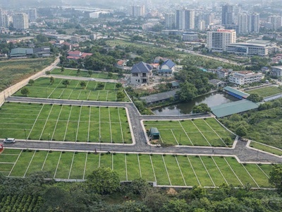 Chủ cần bán gấp 100m2 đất ở xã phú cát, giá 2tỷ 3 gần quốc lộ 21, tổ hợp đại học quốc gia, hòa lạc. 1