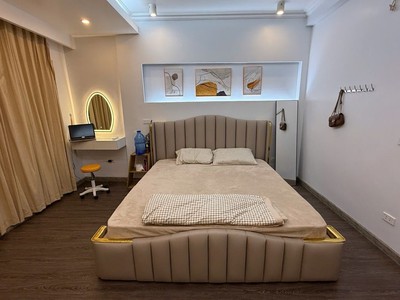 Nhà 5t ngọc lâm dân xây, ngõ rộng, gần phố chỉ hơn 9 tỷ còn tl. 1