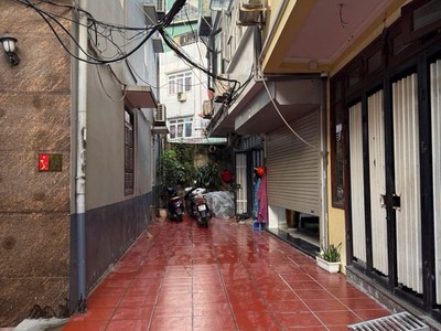 Nhà 5t ngọc lâm dân xây, ngõ rộng, gần phố chỉ hơn 9 tỷ còn tl. 2