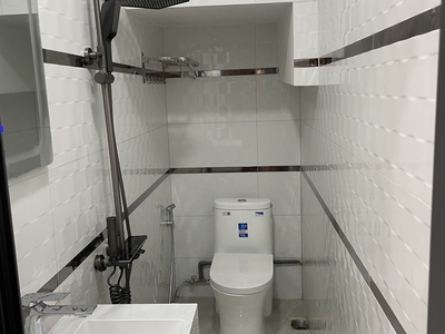 Nhà chính chủ 20 năm chưa qua đò-3 tầng-4pn- nhà 2 mặt hẽm-hẽm thông-sát mặt tiền lạc long quân 2