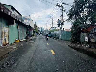 Nhà bán giáp song hành,trường chinh-qua tân bình chỉ vài phút nhà 4 tầng btct vào ở ngay.gần chợ 1