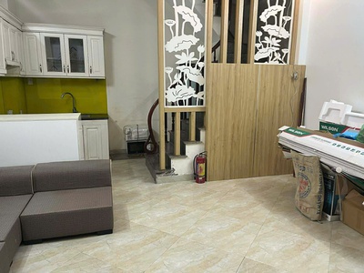 Cho thuê nhà vĩnh tuy 32m x 5 tầng, 3 phòng ngủ, 4 wc, 13 triệu 0