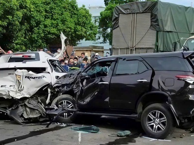 Đức đạt   chuyên thu mua xe tai nạn, ngập nước toàn quốc 4