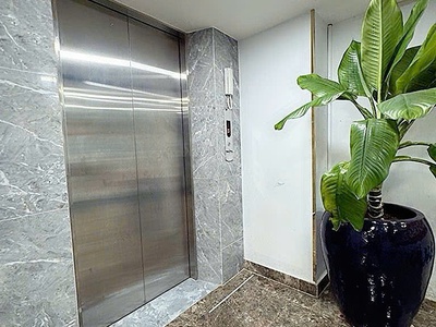 Bán nhà 5 tầng thang máy - xe hơi ngủ trong nhà đ.bên vân đồn, q4 - ngang hiếm 5m nở hậu 6,6m   16m 4