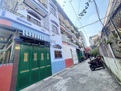 Hiếm - bán nhà 2 tầng hxh đ.cô giang, quận 1 - dt 58m2 - chính chủ 1 đời xưa  liên hệ giang giang: 4