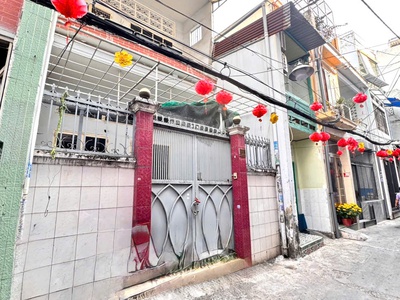 Bán nhà hxh đ.lê thánh tôn, quận 1- dt 64m2 full thổ cư- view trực diện chợ bến thành siêu hiếm- 1