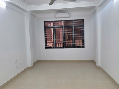 Cho thuê nguyên tầng 3, dt: 25m2, giá tốt gần bến xe giáp bát, ga giáp bát- hoàng mai 0