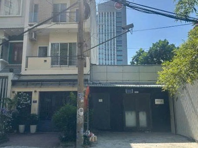 Chính chủ bán đất góc 2 mặt tiền, vị trí cực đẹp giáp cc cao cấp laimian. 0