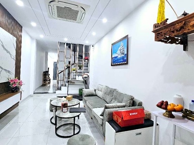 Văn cao dt 45m x5 tầng 16,8 tỷ ngõ 3m thông,cách ô tô 30m,gần phố,gần hồ tây 1