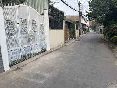 Cho thuê nhà cấp 4 Hẻm 92 đường số 2 - Trường Thọ Thủ Đức. DT 83m2 Gồm 1pn1wc   Sân Giá 7.5tr Chốt. 4