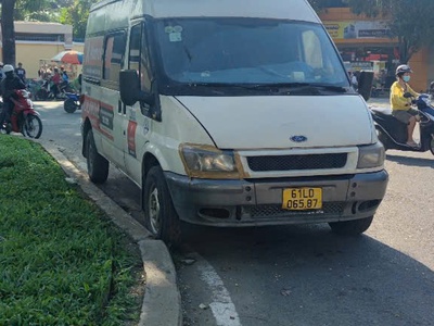 Chính chủ bán xe Ford Transit tải van, 6 người / 900kg. 5