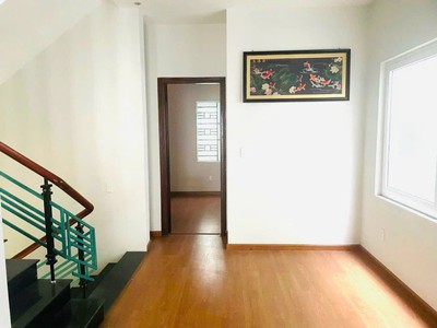 Bán nhà 3 tầng đường Ngũ Hành Sơn 135m2 - gần trường Đại Học Kinh Tế - Đà Nẵng 2