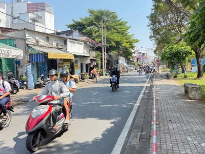 Nhà mặt tiền Kênh Nước Đen giá tốt 13