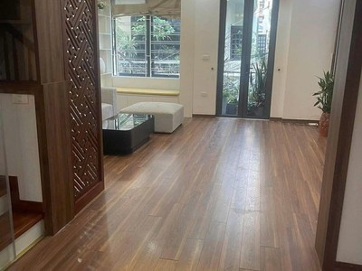 Bán nhà phân lô hoàng cầu, đống đa - lô góc 68m2 x 6 tầng - vỉa hè ô tô tránh - kinh doanh 3